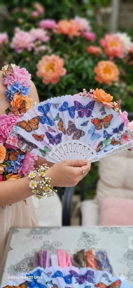 Kelebek Desenli Dekoratif Yelpaze