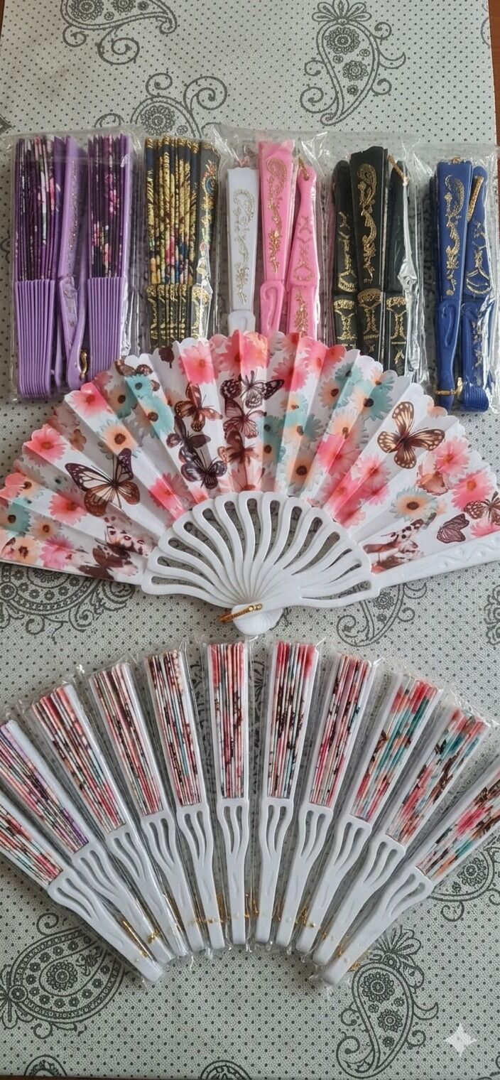 Kelebek Figürlü Yelpaze