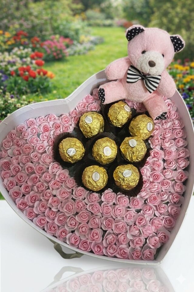 Kalp Kutulu Hediye Seti – Gül, Çikolata ve Peluş Ayıcık